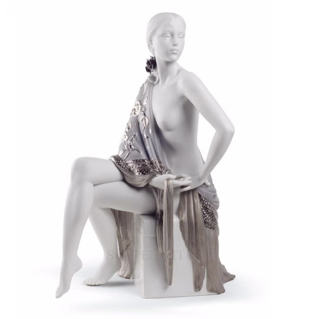 LLADROE Nude With Shawl 포셀린 Figurine LladrOE Nude With Shawl Porcelain Figurine 01866