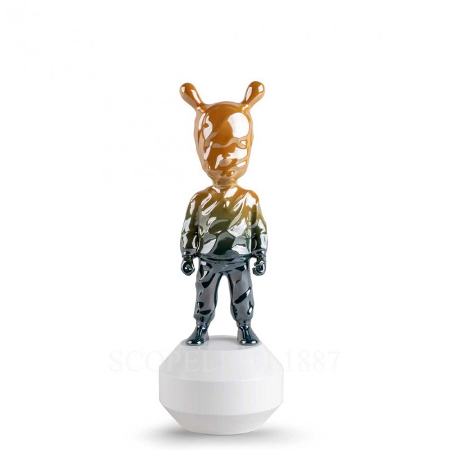 LLADROE The Guest by Supakitch Figurine Small NUMBE레드 에디션 LladrOE The Guest by Supakitch Figurine Small Numbered Edition 01852