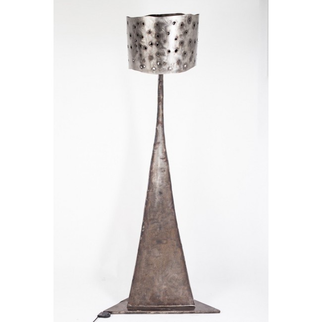 Galaeria Factory 기린 Lamp in Iron by Dario Merconii for 24592