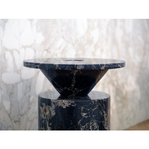 Karen Chekerdjian Portoro Marble 토템 게리동 by 11498