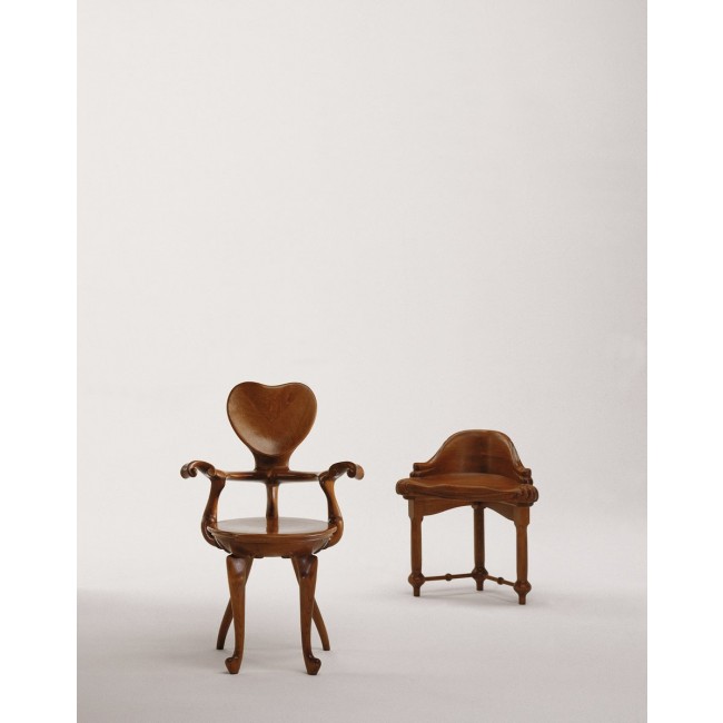 비디 바르셀로나 Calvet 암체어 팔걸이 의자 by Antoni Gaudi for 01875