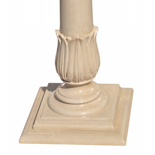 Cupioli Luxury Living Round 테이블 in Cream Marble with Carved Wooden Base by 게리동 Scagliola for 00034