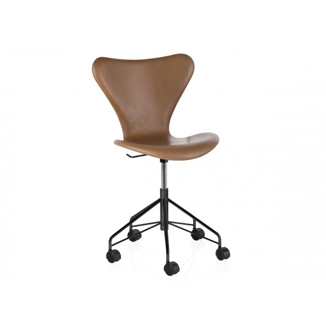프리츠한센 Series 7 레더 회전형 스위블 체어 - Fully Upholstered 크롬 베이스 Fritz Hansen Leather Swivel Chair Chrome base 03685