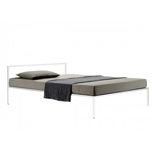 자노타 1706 Nyx Bed To fit mattress size: 160cm x 200cm (mattress included) Zanotta 01375