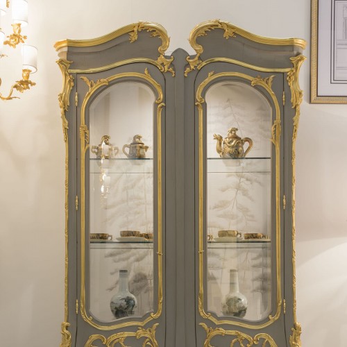 CG Capelletti Louis XV-Style 2-Door Display Cabinet 07083