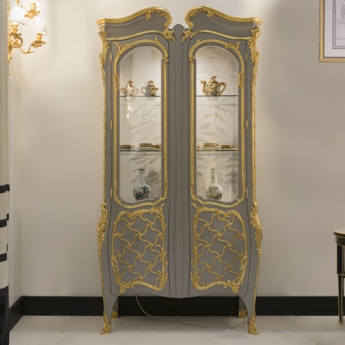 CG Capelletti Louis XV-Style 2-Door Display Cabinet 07083